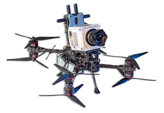Dron FPV preparado para planos de alta velocidad